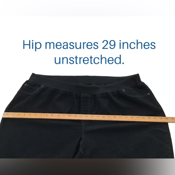 26-28W Black Petite Pull On Avenue Jeans - Picture 10 of 15